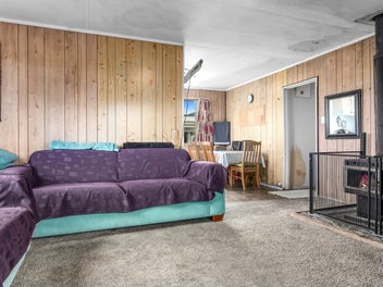 8A Hughes Place, Taneatua