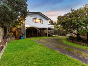 4 Lowell Place, Massey, Auckland