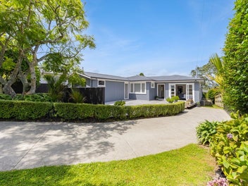 95 Royal Road, Massey, Auckland