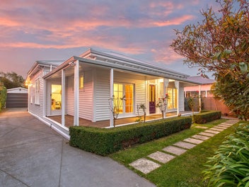 17 Martin Avenue, Beckenham, Christchurch