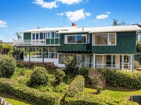 110 Beach Road, Castor Bay, Auckland