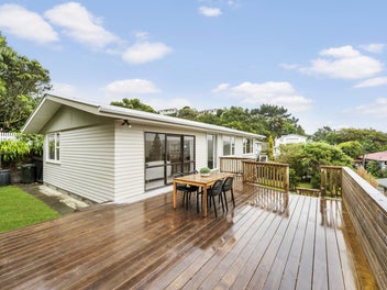 83 Beazley Avenue, Paparangi, Wellington