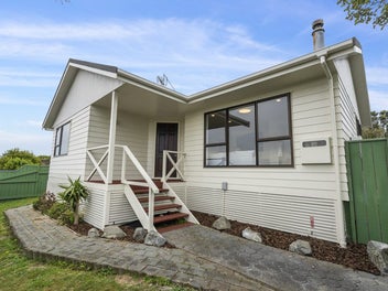 4A Kentwood Drive, Woodridge, Wellington