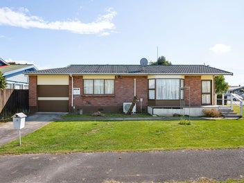 2A Saint Lukes Place, Bader, Hamilton
