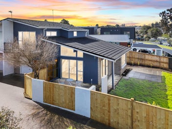 2/30 WHITEACRES DR, Sunnyhills, Auckland