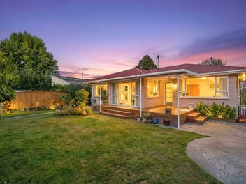 10 Ron Place, Bishopdale, Christchurch