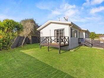 1/8 Sparrow Place, Weymouth, Auckland