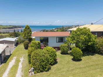 1437 Whangaparaoa Road, Army Bay, Whangaparaoa