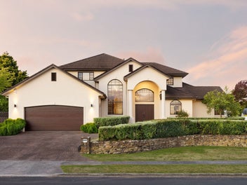 2 Keswick Crescent, Huntington, Hamilton