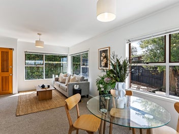 1/13 Gladys Avenue, Glenfield, Auckland