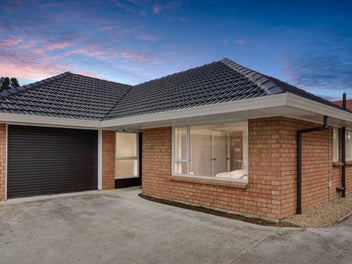 2/84 Wallace Road, Papatoetoe, Auckland