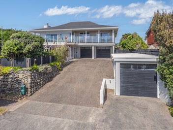 8 Ara Kuaka, Waikanae Beach, Waikanae