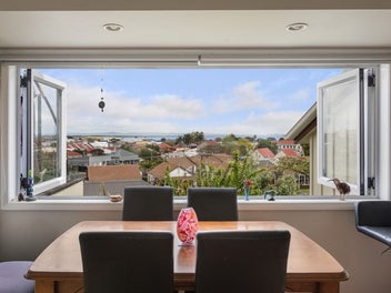 100 Broad Street, Thames, Thames