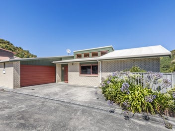 14A Domanski Crescent, Owhiro Bay, Wellington