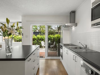 4/83 Lake Road, Devonport, Auckland