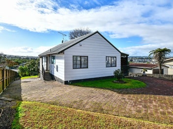 34 McQuarrie Avenue, Wattle Downs, Auckland