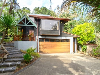 6 Royal Viking Way, Lynfield, Auckland