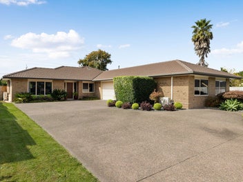 13 Rosewood Court, Huntington, Hamilton