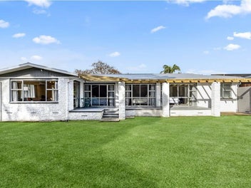 28 Totara Drive, St Andrews, Hamilton