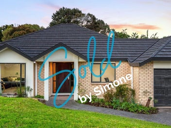 11 Nottingham Place, Northcross, Auckland