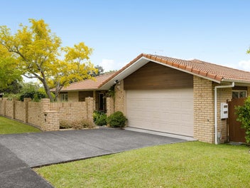 2 Jubaea Place, Henderson, Auckland
