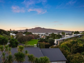 2/52 Rukutai Street, Orakei, Auckland