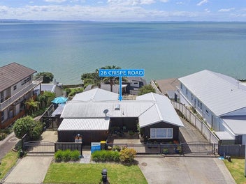 28 Crispe Road, Clarks Beach, Clarks Beach