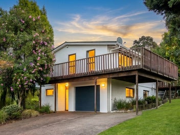53 John Dee Crescent, Red Beach, Red Beach