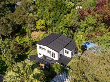 5 Fairmount Road, Titirangi, Auckland