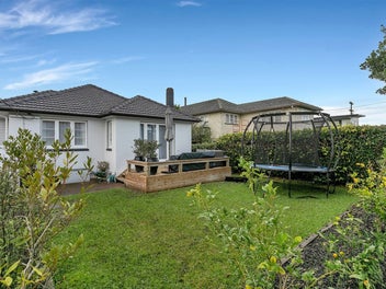 4 Birkley Road, Bayswater, Auckland
