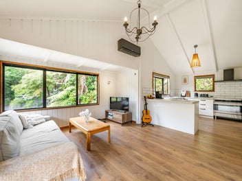 34 Wyndham Road, Pinehaven, Upper Hutt