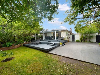 2 Riserra Drive, Ranui, Auckland