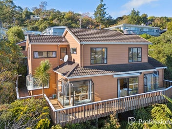 8 Lord Street, Stokes Valley, Lower Hutt