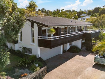 25 Maxwelton Drive, Mairangi Bay, Auckland
