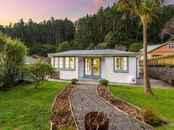 35 Elmslie Road, Pinehaven, Upper Hutt