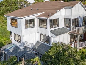 10 Kate Way, Karori, Wellington