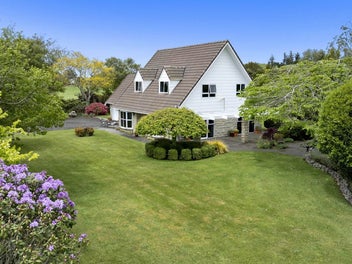 136 Bird Road, Bird Road, Stratford
