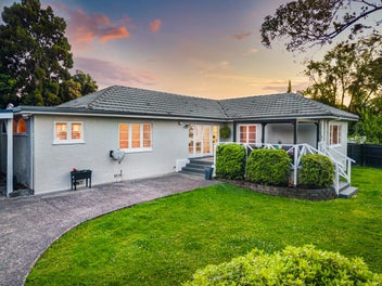 1/75 Atkinson Road, Titirangi, Auckland