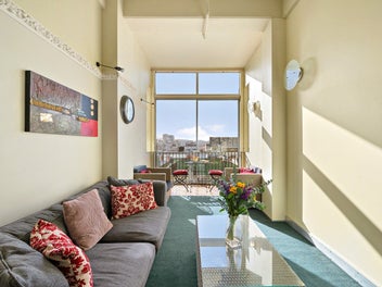 2J/51 Webb Street, Mount Cook, Wellington