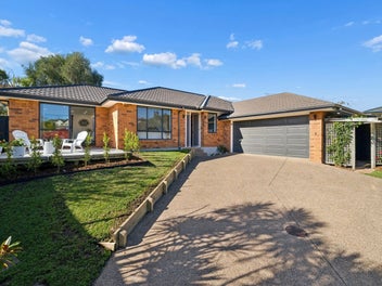 9 Louvain Place, Greenhithe, Auckland