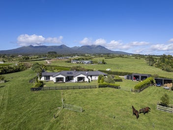 60 Maunga Heights, Hurworth, New Plymouth