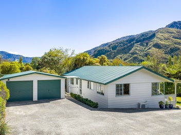 1693 Queen Charlotte Drive, Linkwater, Linkwater
