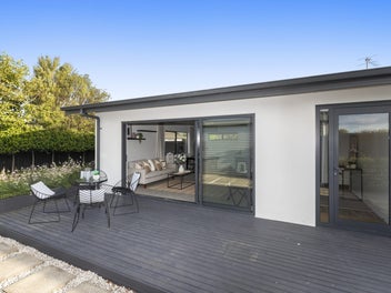 2/18 Lamorna Road, Parklands, Christchurch