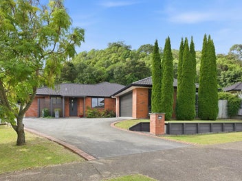 21 Bathurst Crescent, Pyes Pa, Tauranga