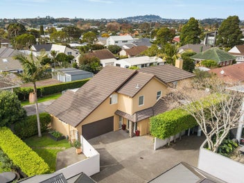 25A Wainui Avenue, Point Chevalier, Auckland