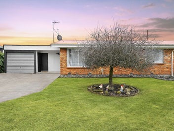 10 Hibiscus Avenue, Hamilton Lake, Hamilton