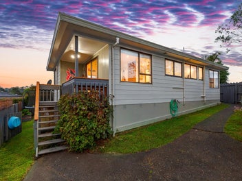 2/239 Waitemata Drive, Ranui, Auckland