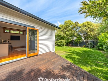 143 Whites Line, WAIWHETU, LOWER HUTT