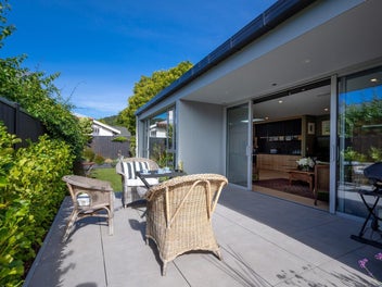 2/1G Harley Street, Nelson