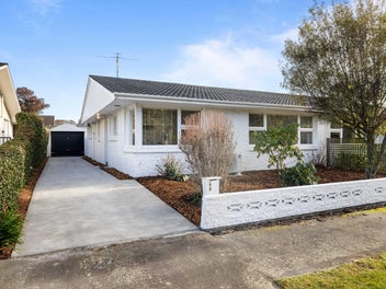 2/4 Molesworth Place, Somerfield, Christchurch
